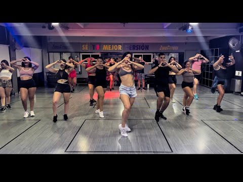 EU ME APAIXONEI - Vitinho Imperador / Coreografia Official - Paula Amoedo/ Axe Moi