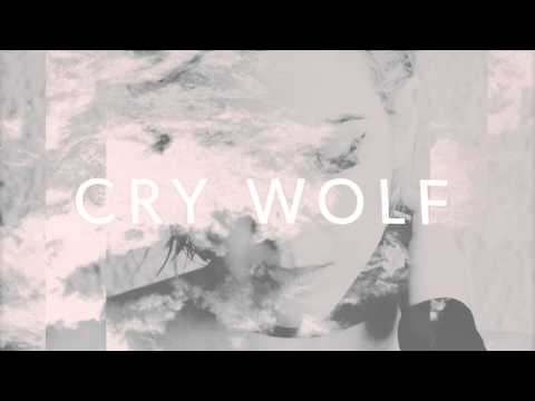 Luna Shadows - Cry Wolf (Audio)