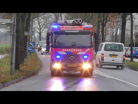 Rijopleidng Tankautospuit 12-1531 met spoed over de Vondelweg in Haarlem