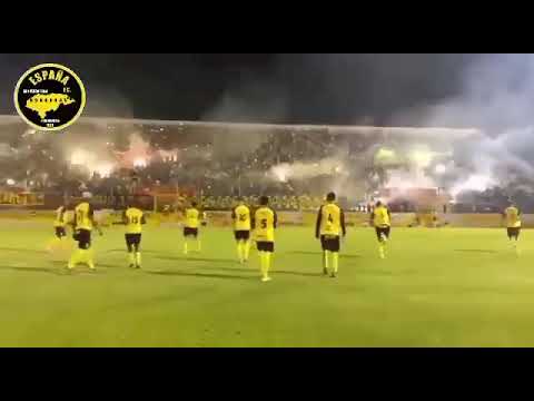 "SOMOS LA CIUDAD SOMOS CARNAVAL SAN PEDRO SULA ES AURINEGRO" Barra: Mega Barra • Club: Real España