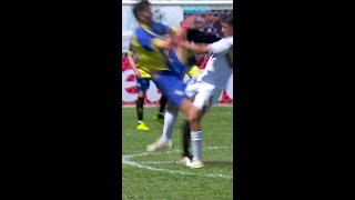 Download lagu ¡BASANTA METIÓ UN PLANCHAZO DESCALIFICADOR Y VIO LA ROJA EN LA COPA POTRERO! | #Shorts mp3