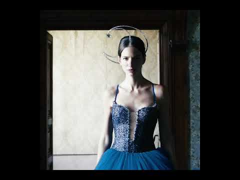 abito da sposa blu by Emiliano Bengasi