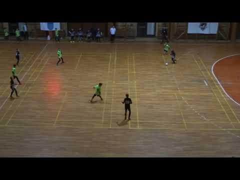 FCB_PD 2009 U10 Turnaj Dubnica 02_FCB-B - Juventus ZA 1-3