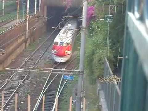 Il Pendolino esce dalla galleria