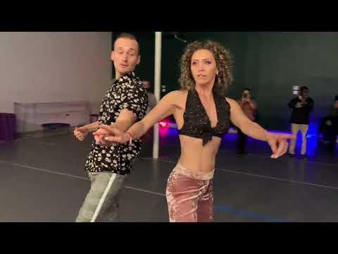 StepFlix Bachata Dance Demo | Mat & Lili | Diosa (Bachata Version) Rauky, Dimen5ions & DJ Alejandro