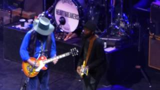 Tom Petty w/ Gary Clark Jr - Good Enough / Don&#39;t Come Around Here No More - Austin - May 02, 2017