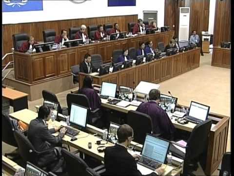 E1 195R 2013 05 22 S2 FL KH Pub