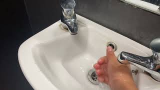 PHS Warner Howard EL1100 at Esso in Barton Stacy services southbound A303 🚹