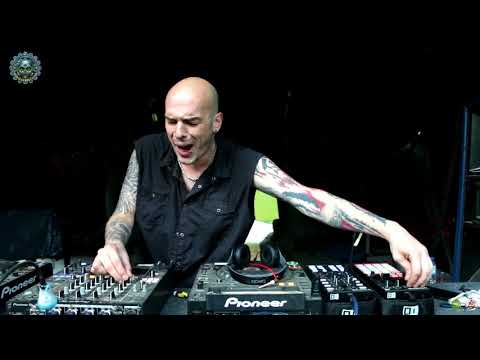 D_Maniac Live @ Insomnia Electronic Music Festival 2017 ᴴᴰ