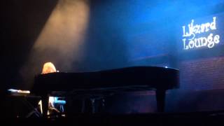 TORI AMOS - I TOUCH MYSELF (DIVINYLS LIVE COVER)