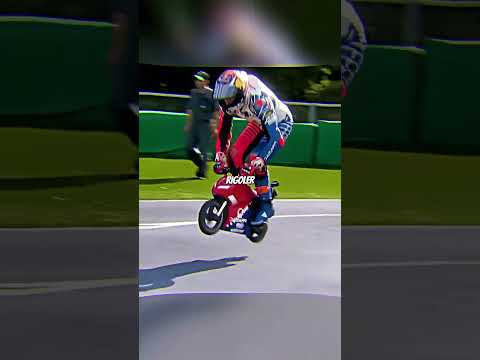 😯 Les pilotes pro sur des petites motos... 🏍️😄