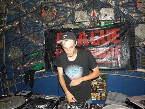 Dj DIRTY-Z on HARDCORE MONDAY  15.7.in Cross Club Prague