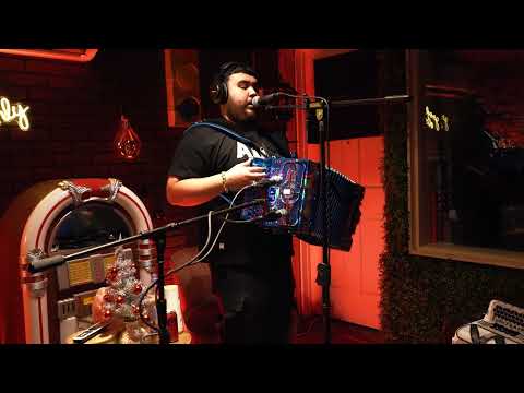 Hermanos Espinoza - DIOS POR DELANTE (Video Oficial)