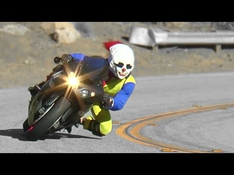 Mulholland Riders 2/2016 - 2 Strokes, Groms, Crashes, Clown