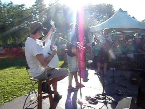 Jack Johnson, G Love, Zach Gill - Girl I Wanna Lay You Down (7/25/10 "Village Green" Somerset, WI)