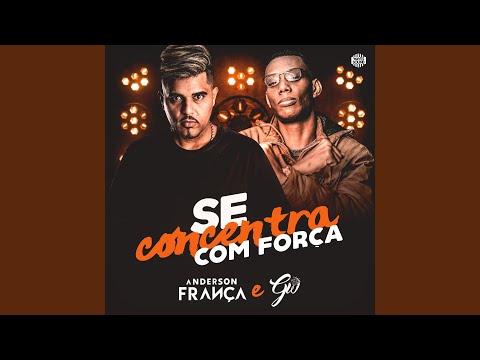 Se Concentra Com Força