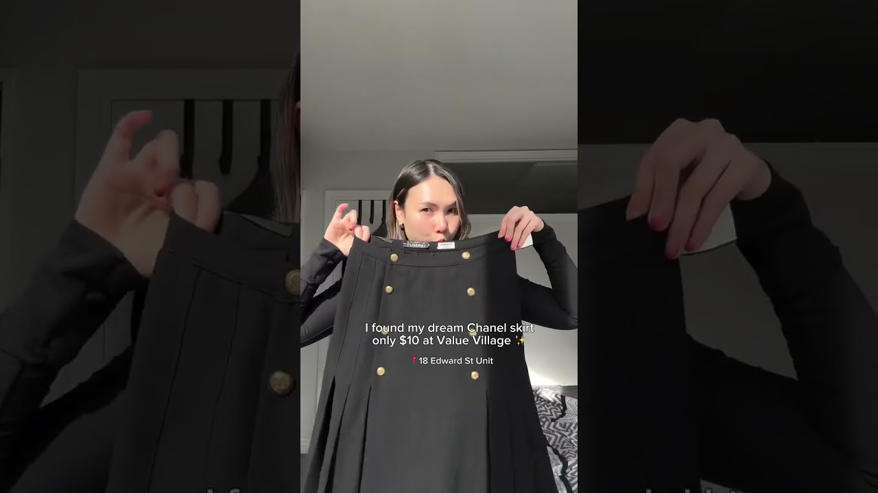 Only $10 for Chanel skirt i Toronto!!!!! #valuevillage #torontolife #canadadiaries