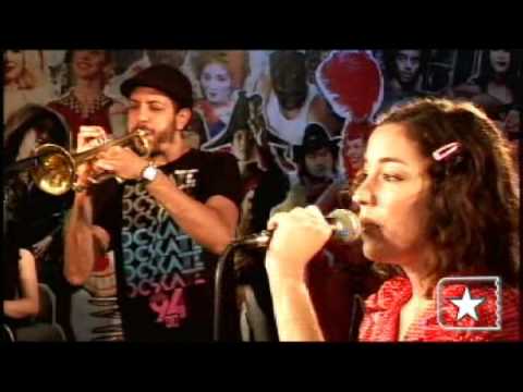 Karina Buhr em "Telekphonen" no Estúdio Showlivre 2009