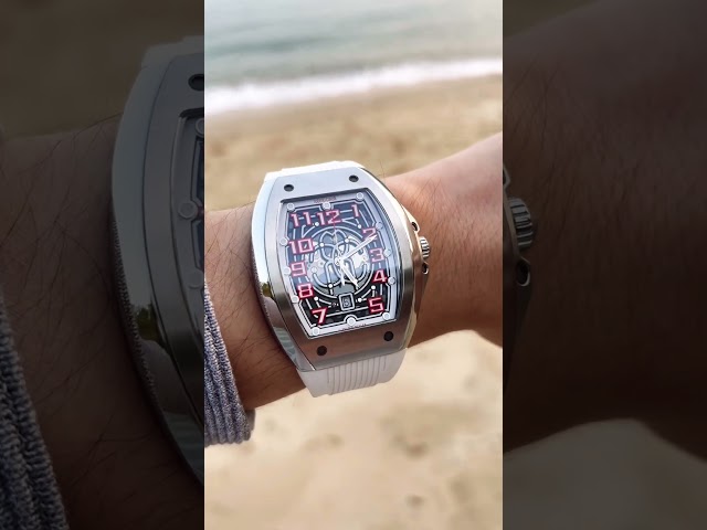 Vídeo relacionado con Roberto Cavalli by Franck Muller - Reloj analógico de Cuarzo para Hombre con Correa de Goma RV1G182P0021, Azul Oscuro, Moda