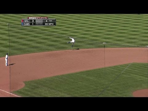 STL@CHC: Castro jumps to snag line drive at short