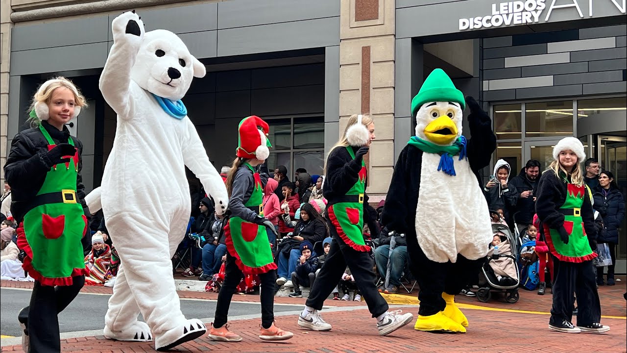 2024 Holiday Parade at Reston town center, USA😍