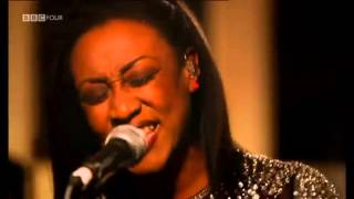 Twist and shout (Beverley Knight) live cover Beatles