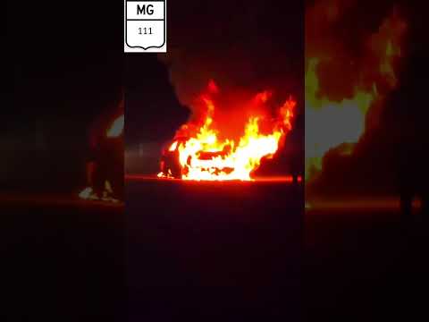 Carro teve inicio de incêndio na MG 111,entre Alto Caparaó e Alto Jequitibá MG