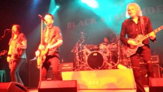 Black Star Riders - A Merry Jingle (Greedies Cover) - Wolverhampton