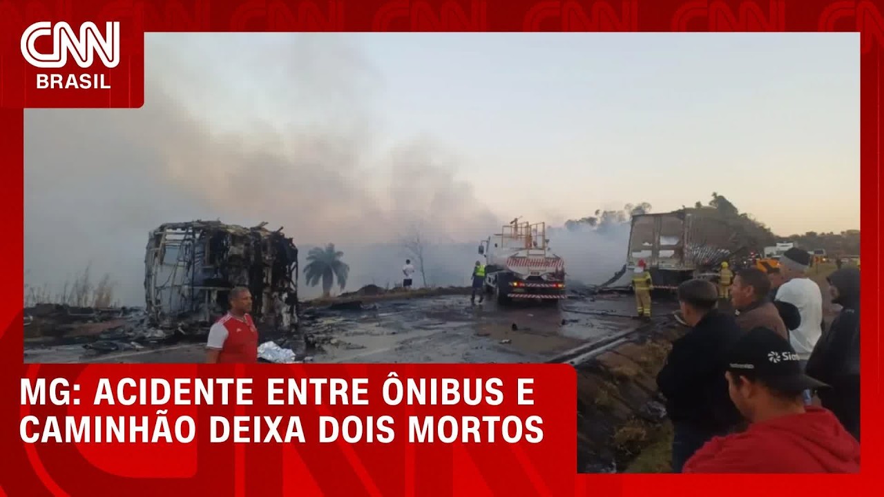 Batida entre ônibus e caminhão deixa 2 mortos e 23 feridos em MG; veja vídeos | LIVE CNN