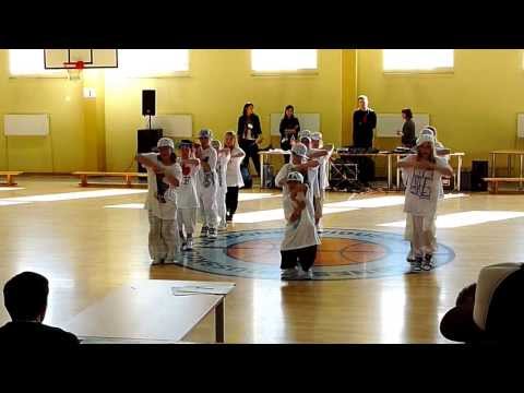Antdancehouse - Dance Machine - Street Dance Show 2010 (Slampe)
