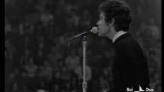 Lucio Battisti - Fiori Rosa Fiori Di Pesco (Live 1970)