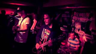 Male Bonding - Tame The Sun (LIVE VIDEO)