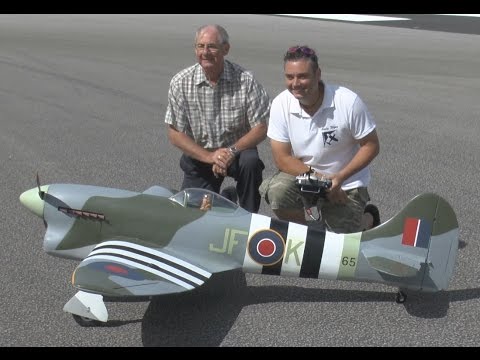 WARBIRDS: ELVINGTON LMA MODEL SHOW 2014