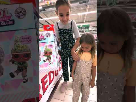 🛒 BRI la CUMPĂRĂTURI cu MAMA în MAGAZIN 😎 Shopping with my MOM 🤩 Incredible ending #shorts