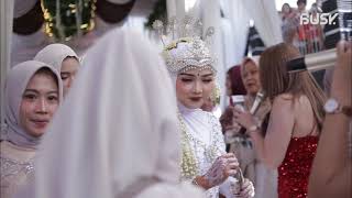 Download lagu Arya's New Bride Live Performance in Bongkok mp3