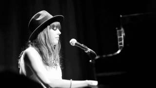 Diane Birch - &quot;Rewind&quot; @ Café de la Danse (Paris / FRANCE) 05.07.10