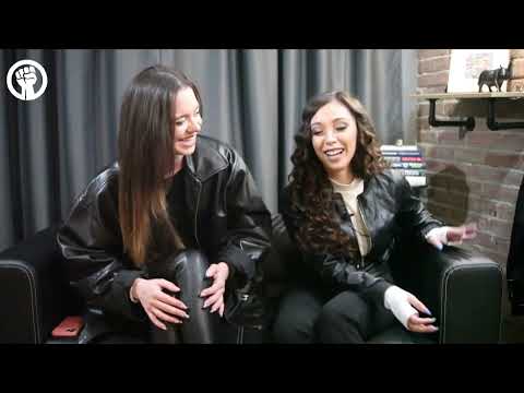 GALINA x RAYA - Срамежливата и нахалната оплетени на плитка към безкрая