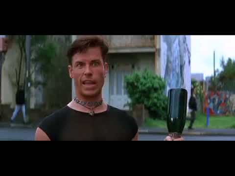 Priscilla folle du désert  l'achat du bus