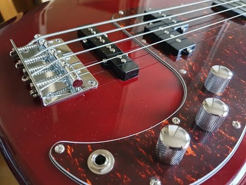 Harley Benton PJ-4 Deluxe series bass