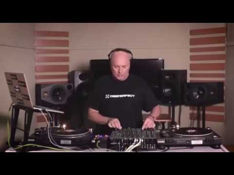 Stefano Noferini plays "Tomi&Kesh, Franco BA - Da Bomb"