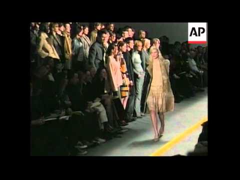 Bill Blass and Donna Karan unveil their Autumn 2002 lines