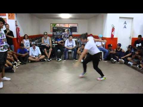 Bgirl Gleyde vs Bgirl ... (Hot Spin Crew) Fire In The Cypher 2013 Goiânia 1ºBatalha