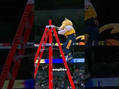 Une mascotte de la NBA se moque des fans