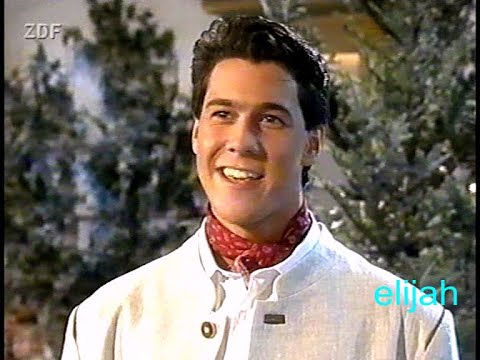 BENJAMIN GRUND. DIE ERSTE LIEBE, DIE ERSTE ROTE ROSEN.