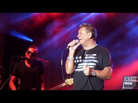 BRIAN HOWE (Bad Company) "Walk Through Fire" with FUNNY story! LIVE!!!