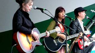 Nanci Griffith - It&#39;s a Hard Life Wherever You Go - EFMF 2011