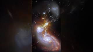 O Caos Cósmico Onde Galáxias Estão Colidindo