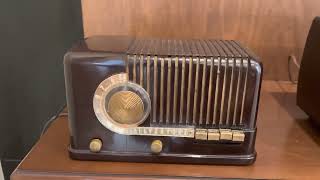 I’m So Lonesome I Could Cry -  Holly Cole Trio - 1939 Silvertone Candy Cane