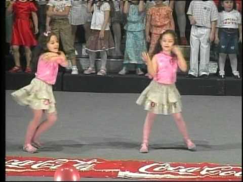 JABOLCINJA - BUBE I VIKI SERAFIMOVSKI - SESTRICKI.mpg