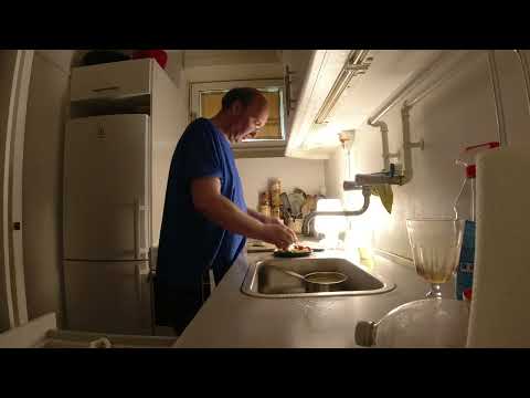 MongoTV_9825 - Jeg Skal Tilbage Til Min Diæt - Spiser TOMAT - AGURK - OLIVEN Tirsdag Eftermiddag